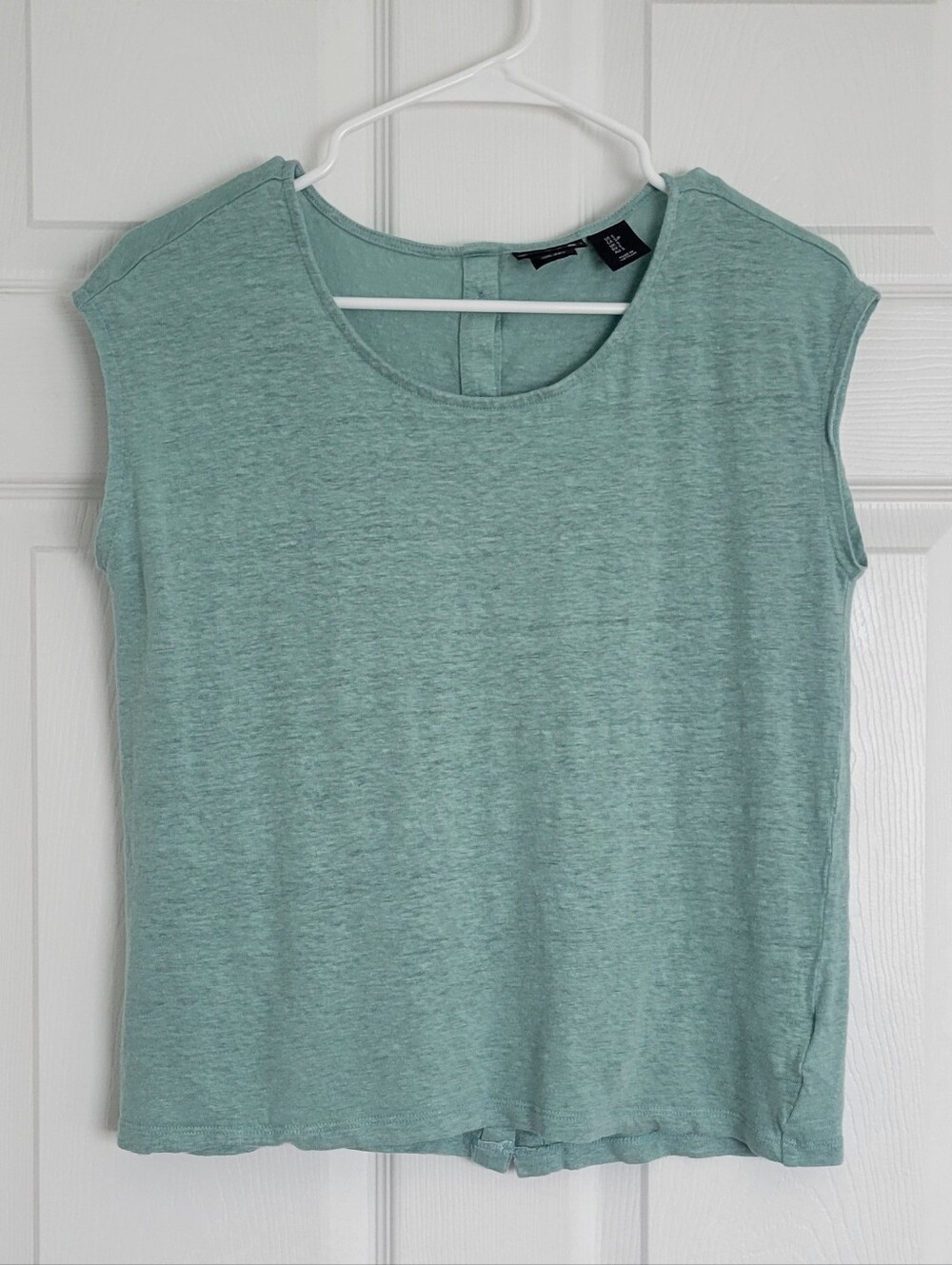 Tahari Light Teal Blue 100% Linen Sleeveless Button Back Scoop Neck Shirt
